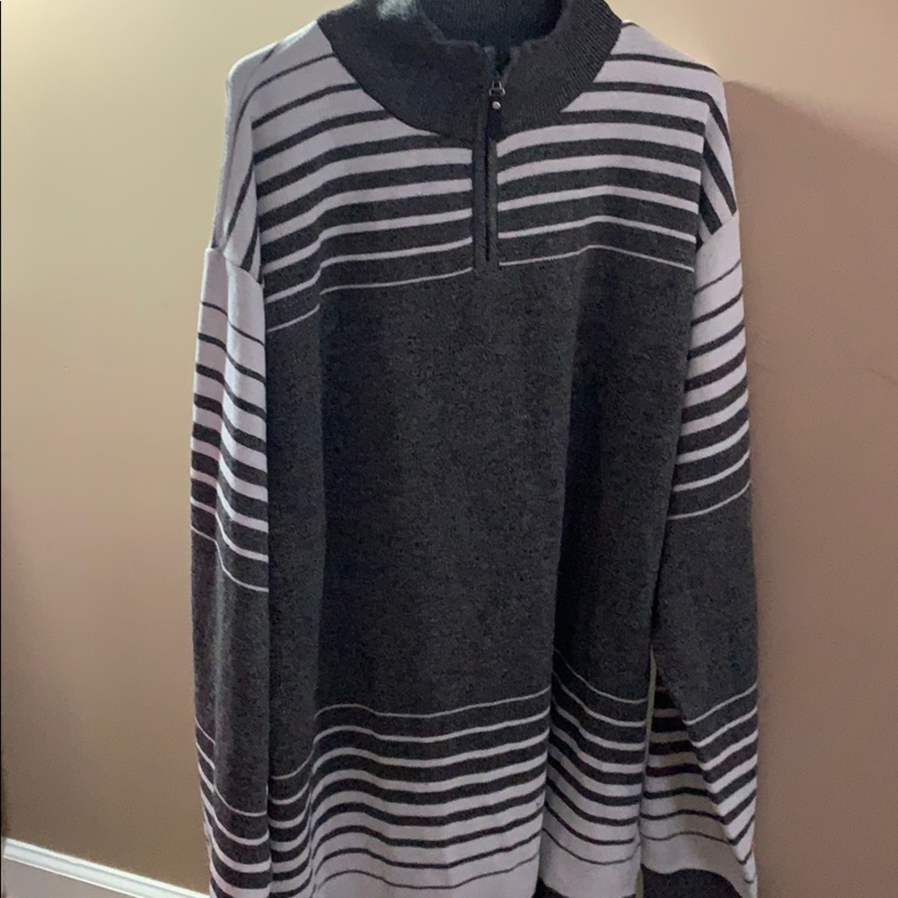 True Rock gray white sweater